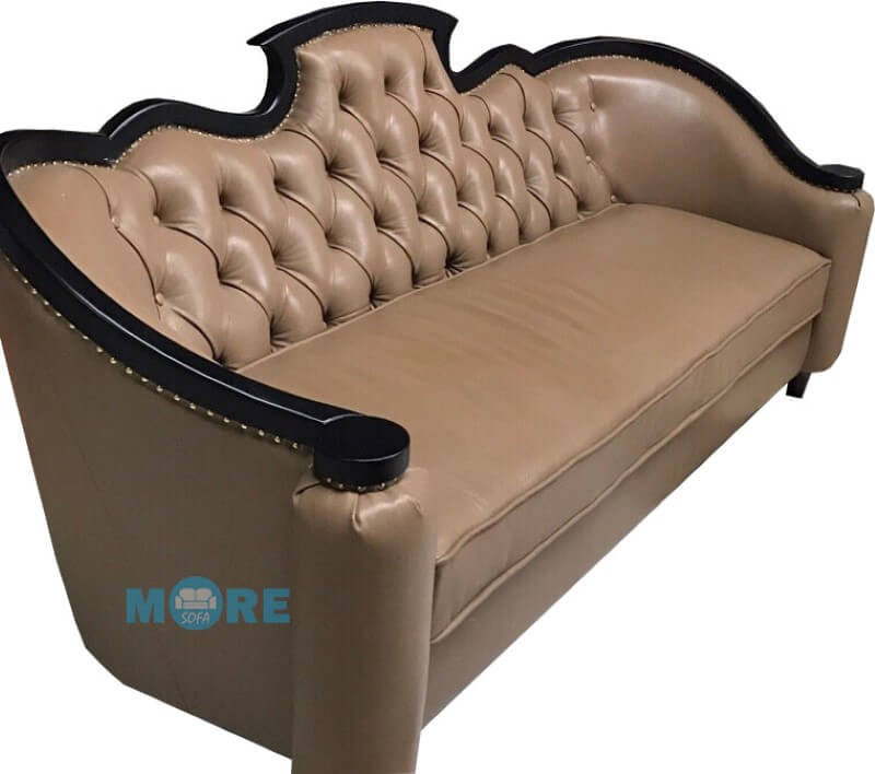 Mẫu Sofa tân cổ điển đẹp được làm bằng nguyên liệu tự nhiên nhập khẩu, rút múi và bắn đinh đồng xung quanh trang trí tạo điểm nhấn sofa tân cổ điển